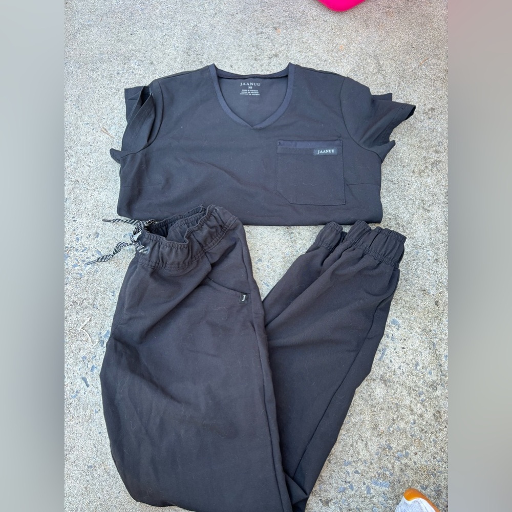 Jaanuu scrubs xs